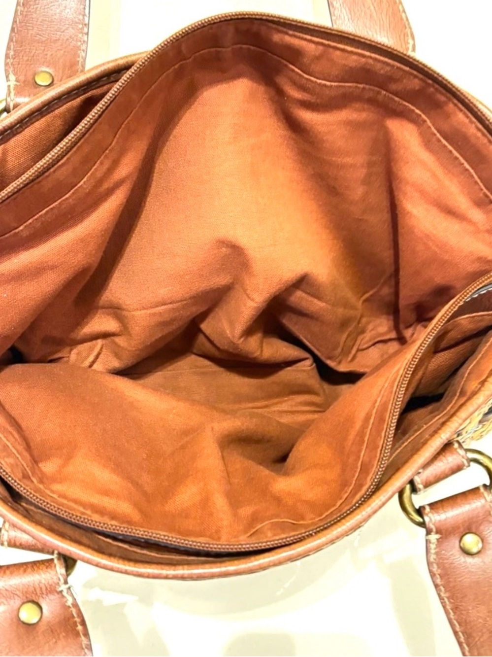 Vintage FOSSIL Brown Leather
Woven Basket Bag Handbag
Purse w/ Key Charm - Picture 6 of 12
